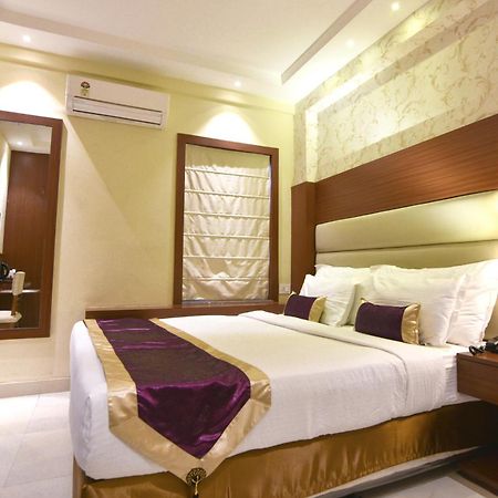 Aura Hotel Колката Екстер'єр фото