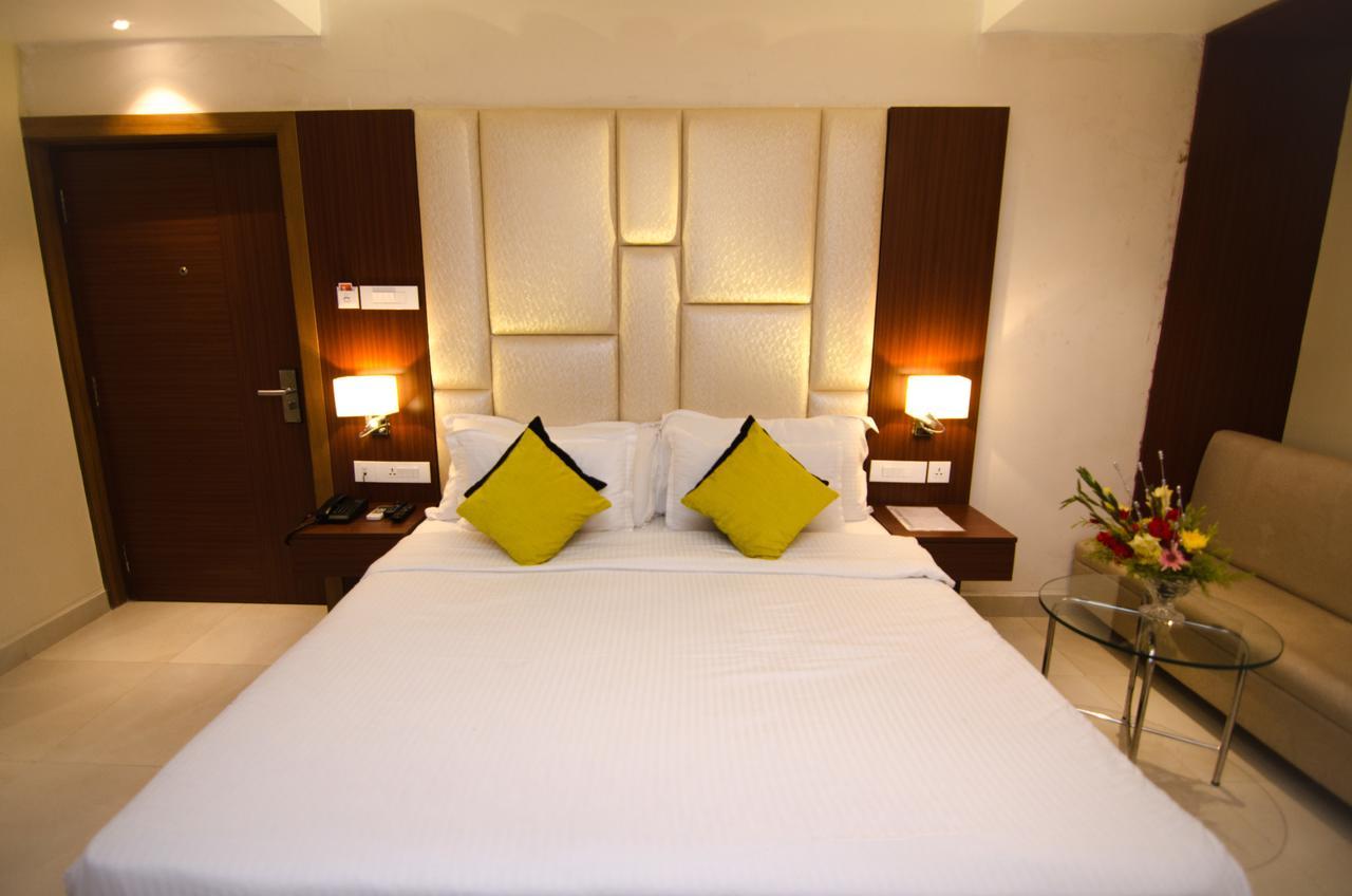 Aura Hotel Колката Екстер'єр фото